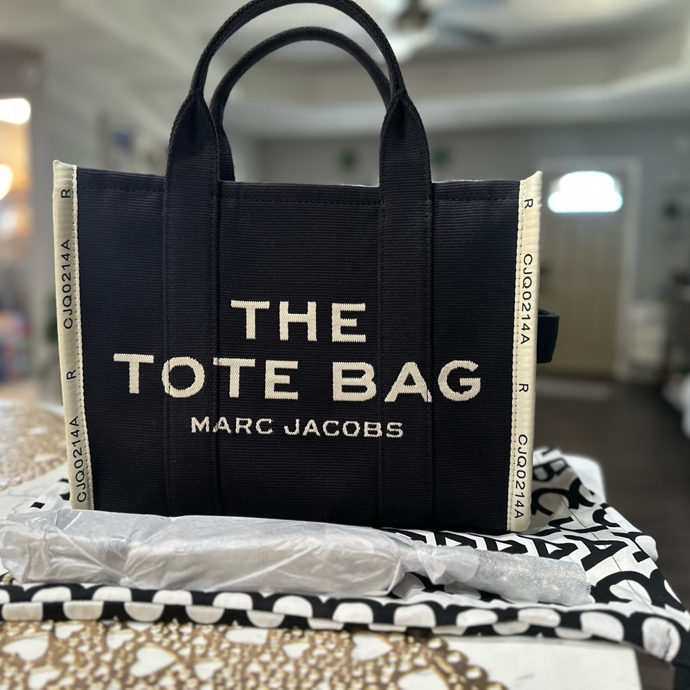Marc Jacobs The Tote Bag